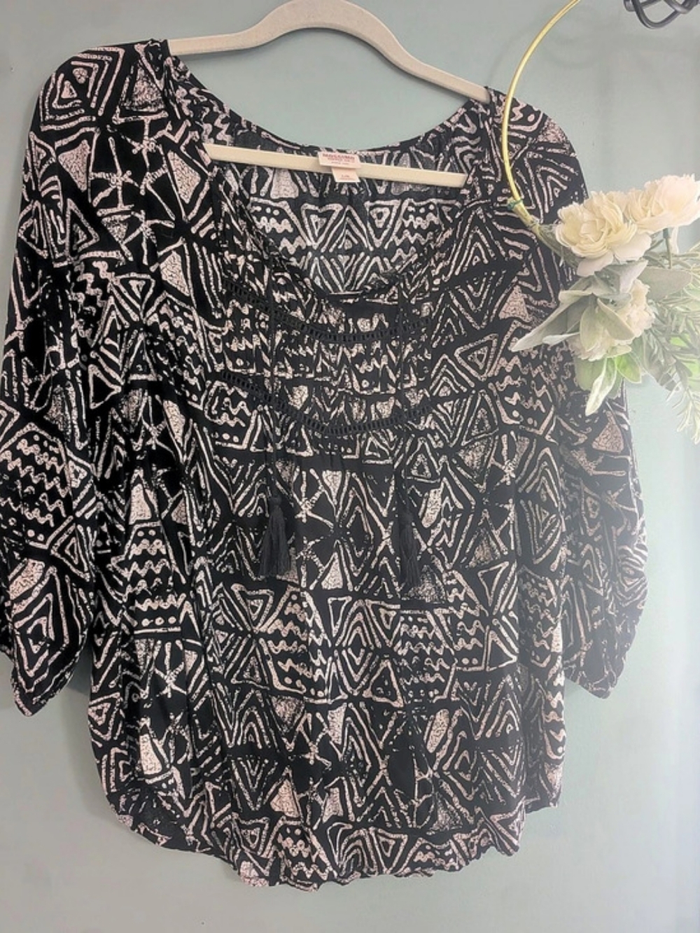 Mossimo Geometric Blouse in Black & Pink Size Large